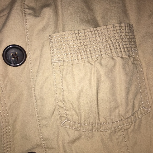 Button Up Top - Picture 7 of 8